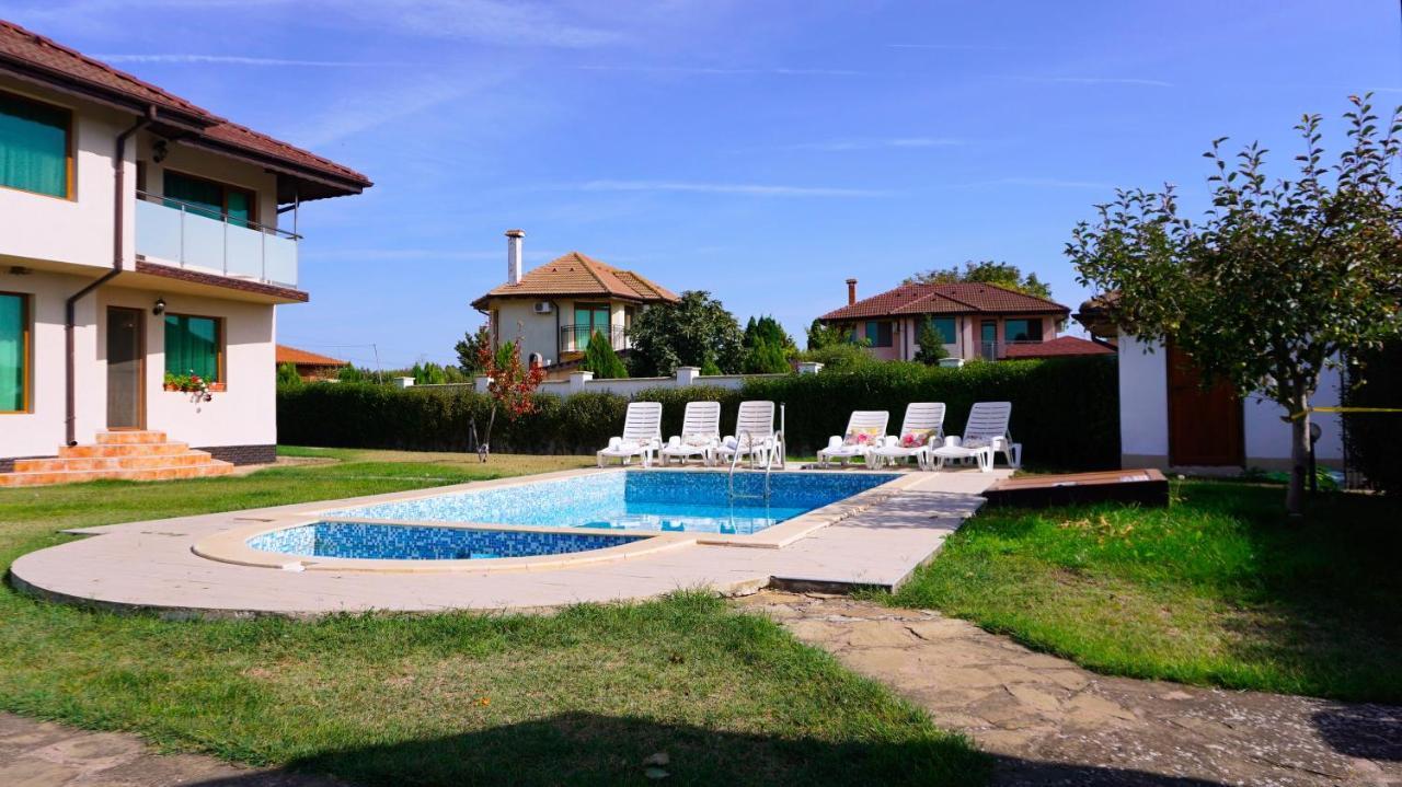 Вила Помело - Family Villa Pomelo Bŭlgarevo Exteriör bild